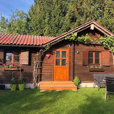 Gemuetliche Blockhuette Mit Grossem Garten Ried im Innkreis Eksteriør billede